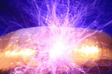 Tesla coil lightnings